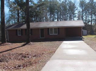 560 Peters St, Statham, GA 30666