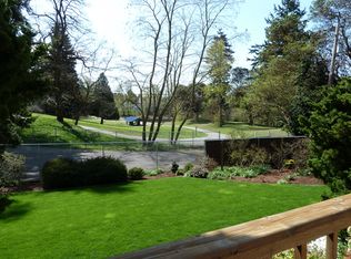 704 SW 110th St, Seattle, WA 98146