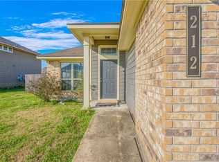 212 Wild Flower Ct, Navasota, TX 77868