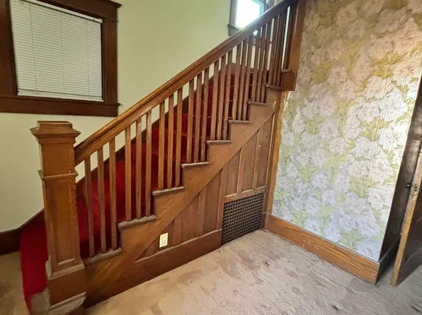 105 E 5th St, Stromsburg, NE 68666