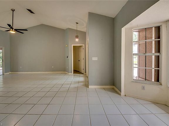 5th image of 690 Grass Cove Ct