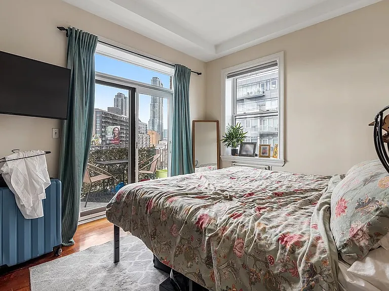 1030 Jackson Ave #6C — Photo 7