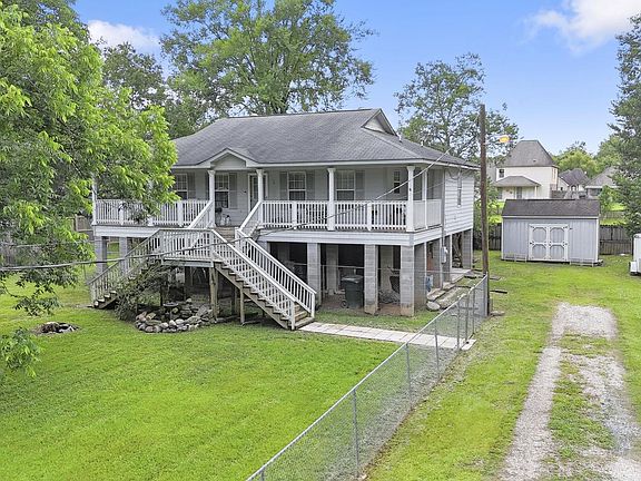 2nd image of 18199 Beechwood Rd