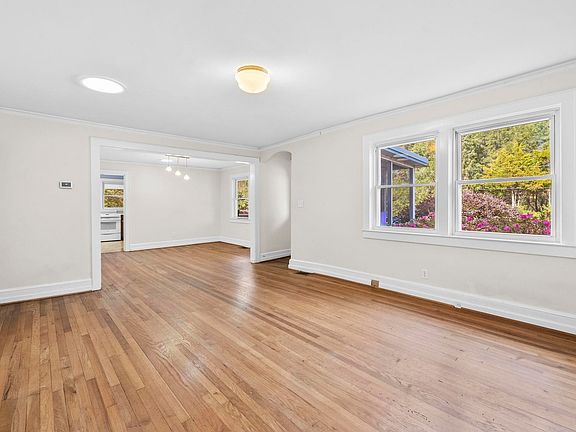 5th image of 7 Long Forest Dr