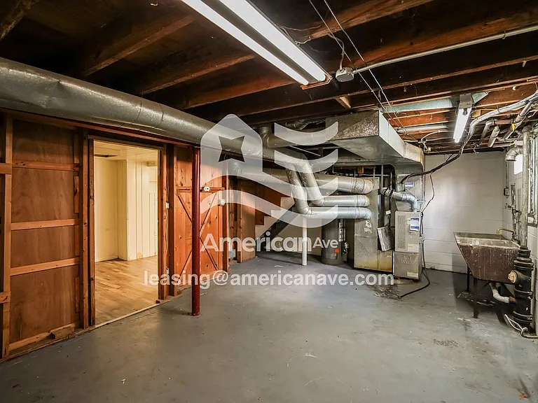 1326598_013_basement_14.jpg