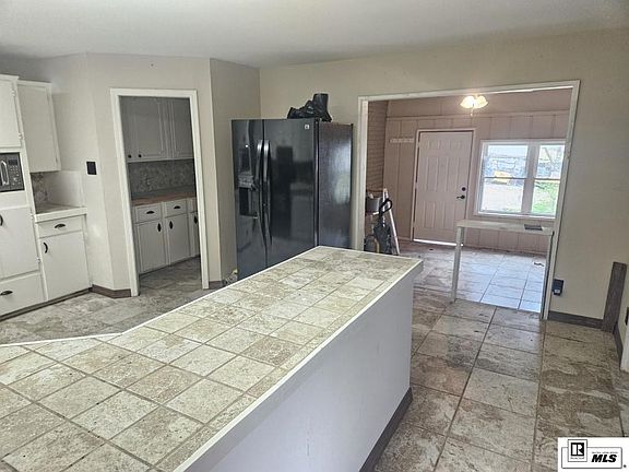 5th image of 113 Green Bay Rd