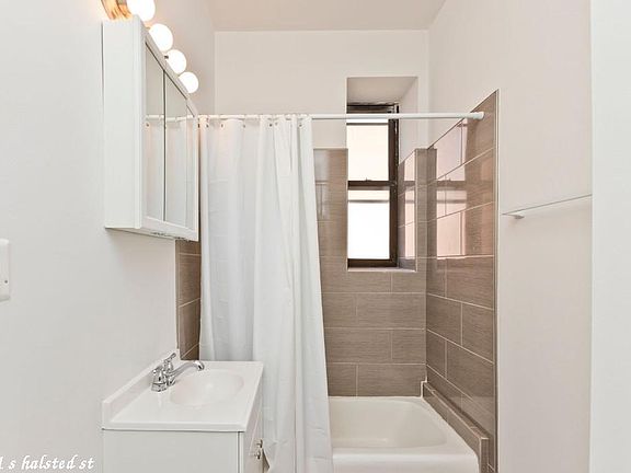 3rd image of 301 S Halsted St #728