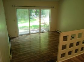11 Riverbend Dr, Newport, NH