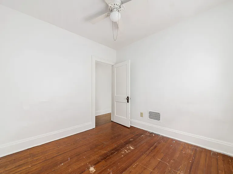 1466 Summit St #MAIN — Photo 17
