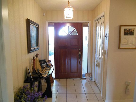 3rd image of 508 Crystal Lake Dr
