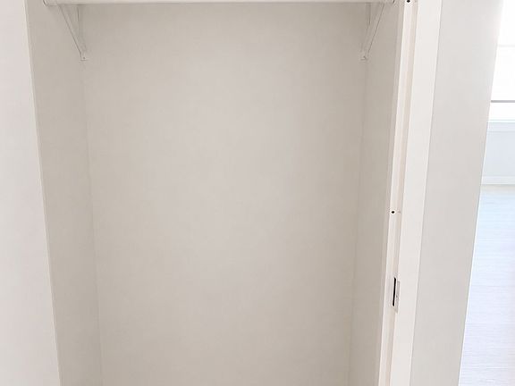 5th image of 127 16th Ave #4