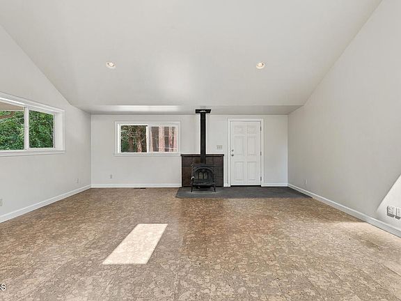 5th image of 32800 Albion Ridge Rd