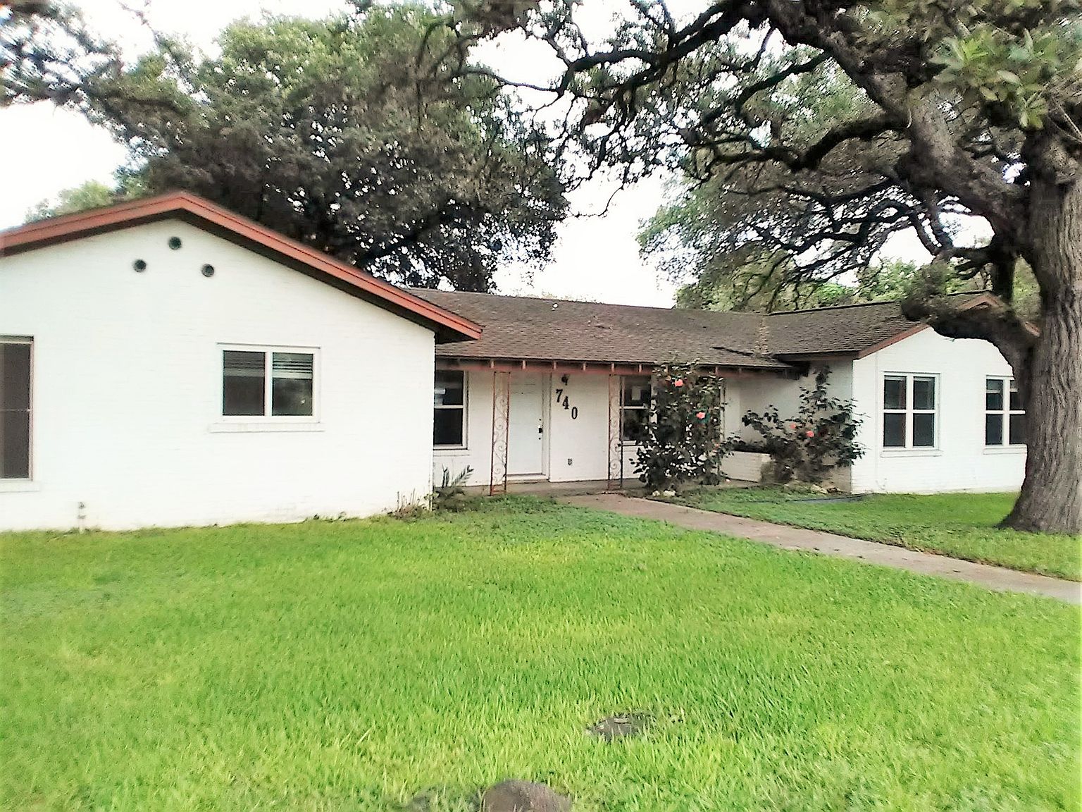 740 W Pearl St, Goliad, TX 77963 | Zillow