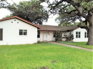 740 W Pearl St, Goliad, TX 77963