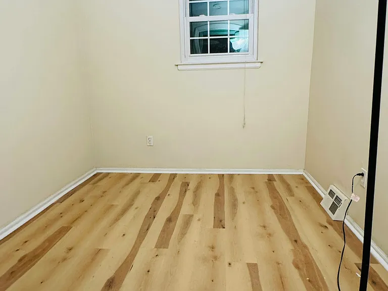 1267 Village Ln — Photo 9