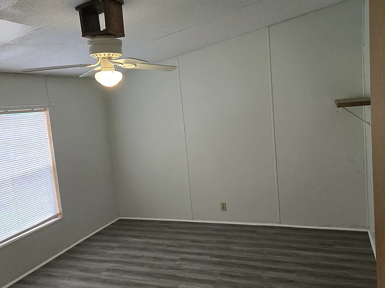 287 Lynn Dr — Photo 1