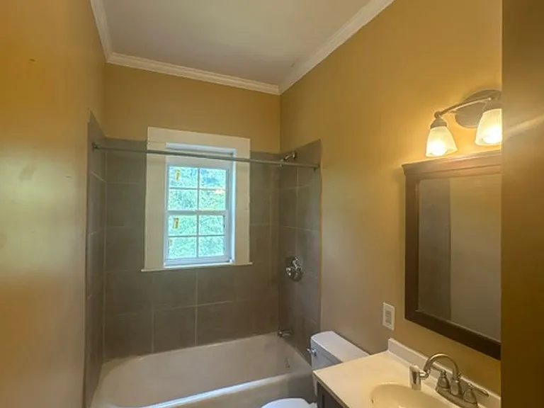 338 N Church St — Photo 10
