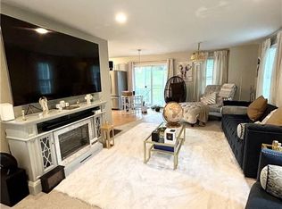 215 Roberts St, Woonsocket, RI 02895