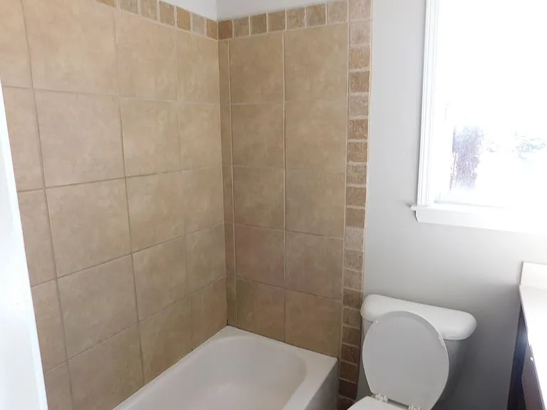 8550 Darlington Cv — Photo 17