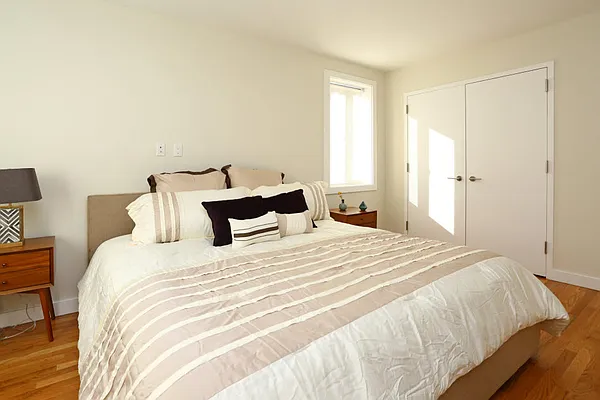 Rented by Stonehenge NYC LLC | media 9