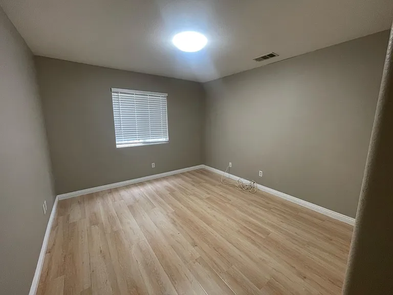 20606 Clark St — Photo 13