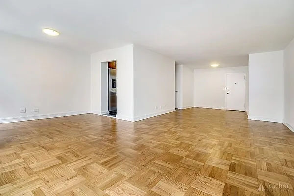 Rented by Anchor Associates | media 19