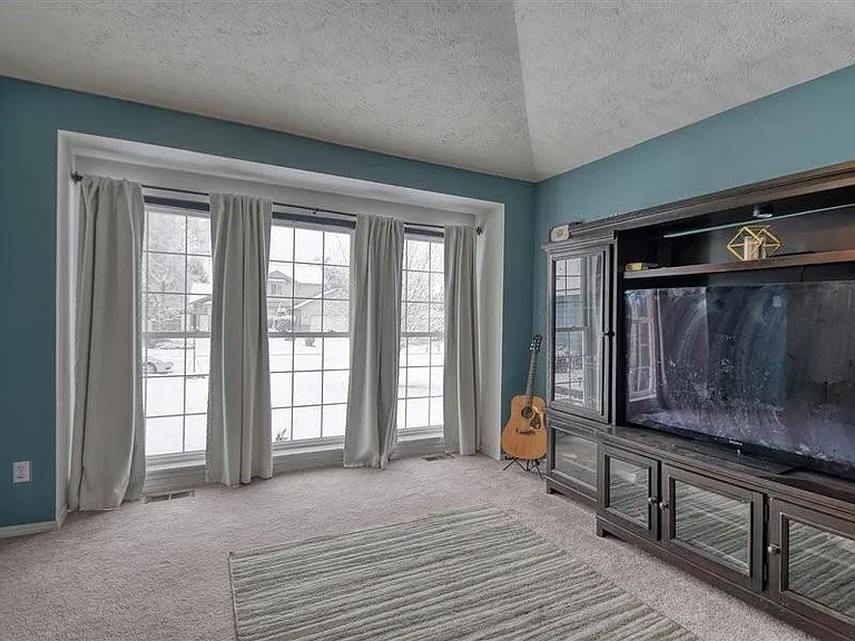 9216 N Londale Dr — Photo 3