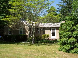 14 Vail Ave, East Quogue, NY 11942