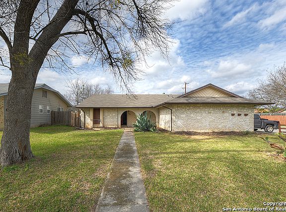 2nd image of 7703 Pipers Creek St