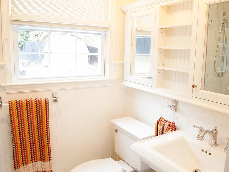 525 Kelly Ave — Photo 15