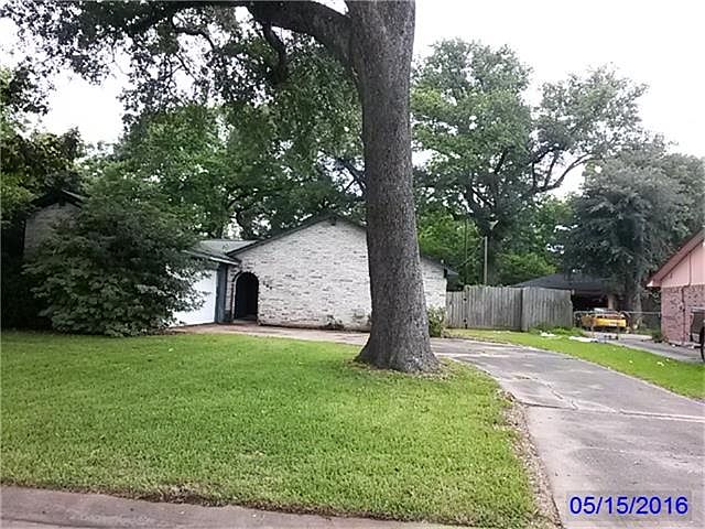 1st image of 240 Crestwood St