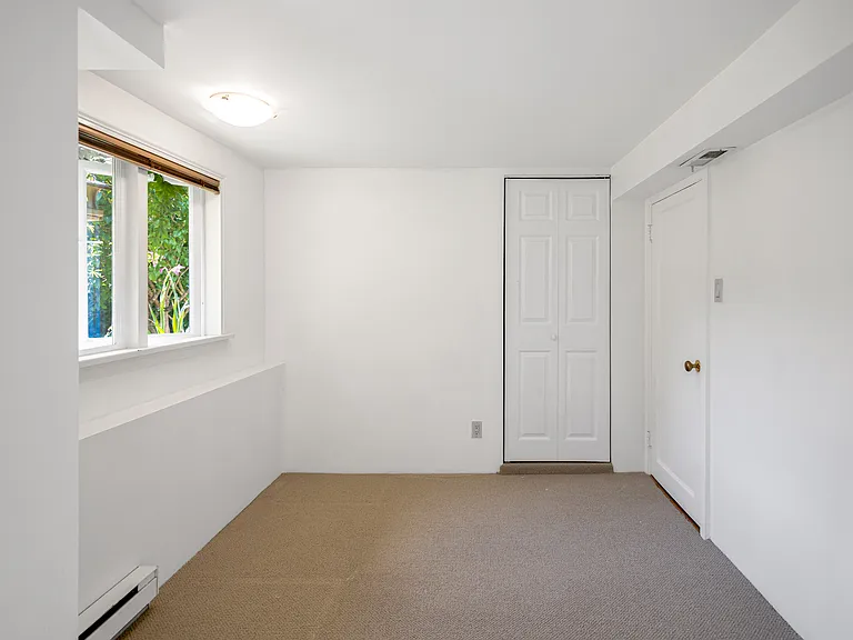 2226 Haywood Ave — Photo 2