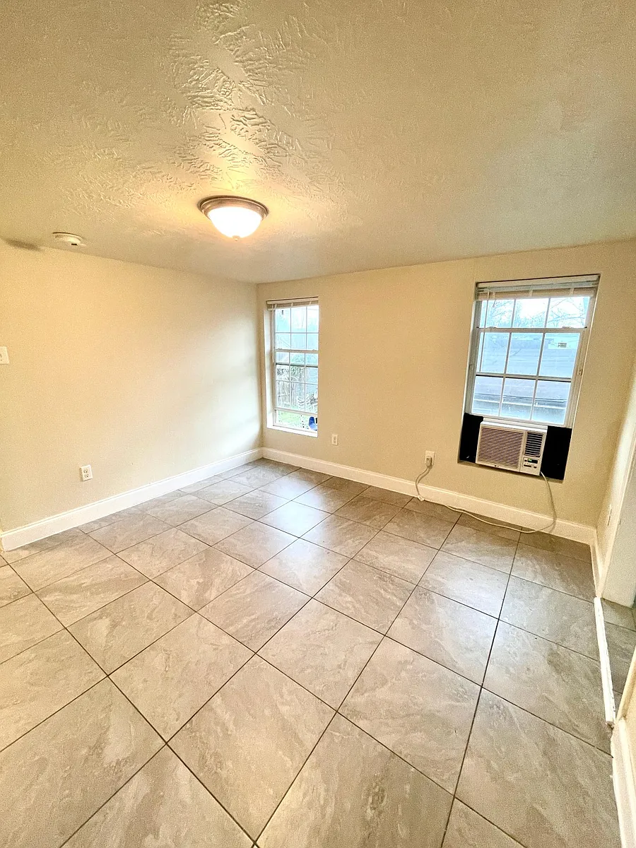 Building Photo - 4706 Siegel St #4B