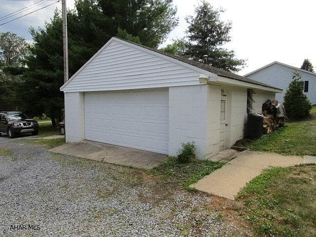 2nd image of 143/145 Zimmerman Ln
