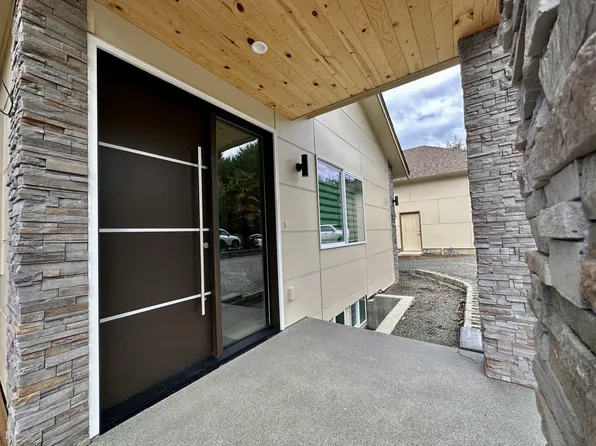 6235 Lake Washington Blvd SE, Bellevue, WA 98006
