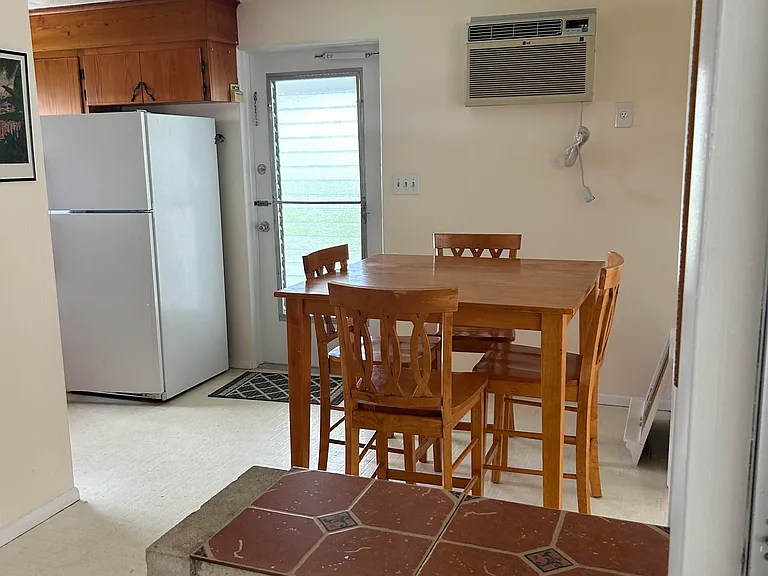 kitchen table and chairs