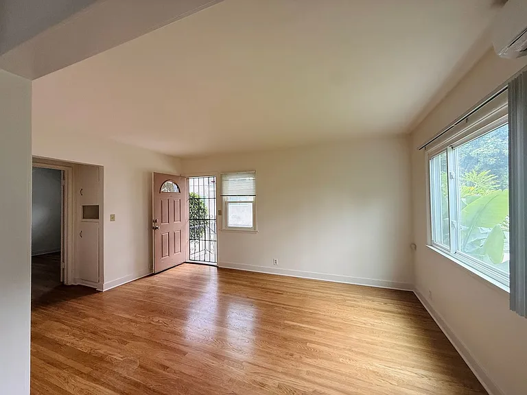 127 S Meridith Ave #A — Photo 3