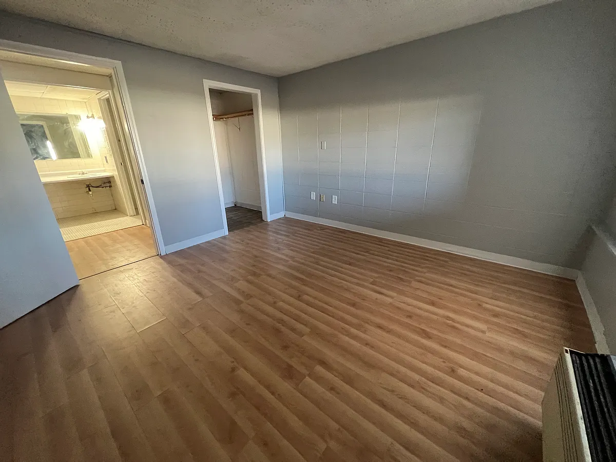 Building Photo - 12 S Galena Ave #0