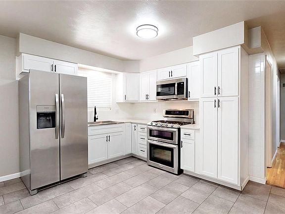 5th image of 8728 Windom Ave