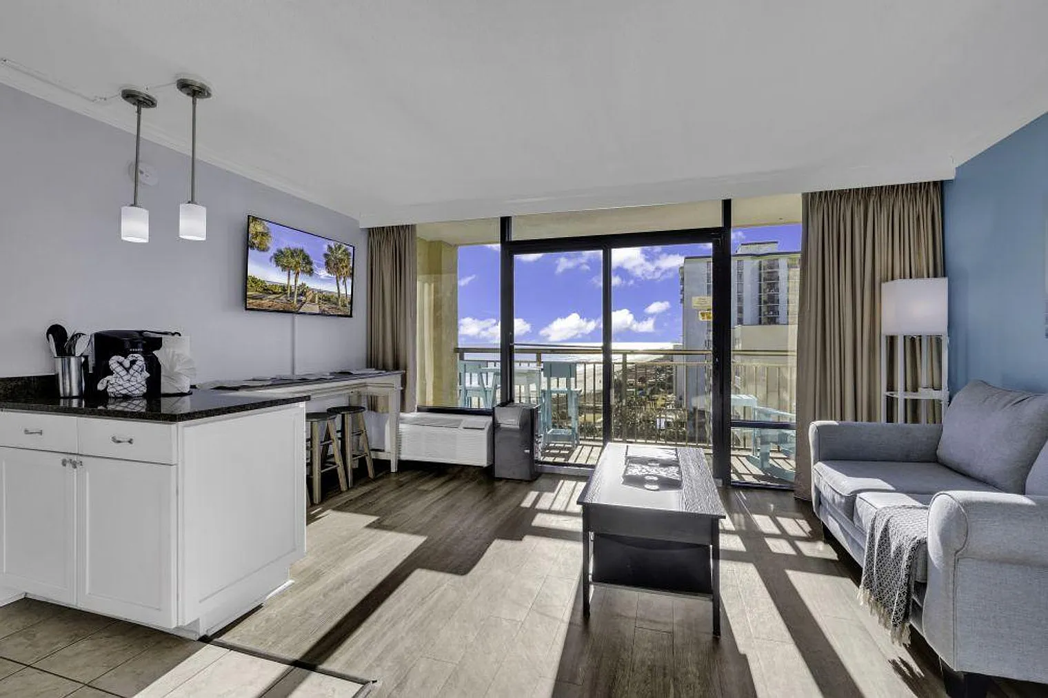 1 bed, 1.0 bath, 592 sqft, $2,772 — Photo 3