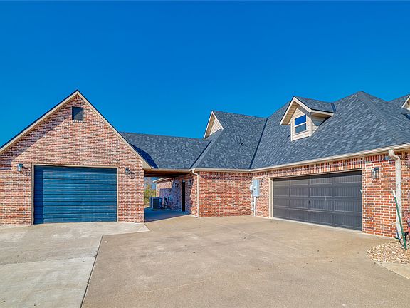 5th image of 905 Summit Ridge Dr