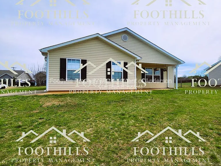 131 Veranda Cir — Photo 1