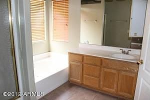 4th image of 2218 E Menadota Dr