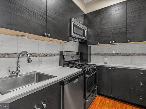 5th image of 1536 Pine St #2R