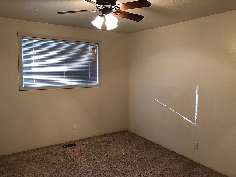 2759 W Lorraine Ave — Photo 5