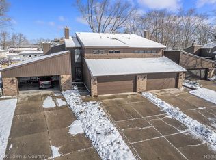 1418 Beaumont Cir, Flushing, MI 48433