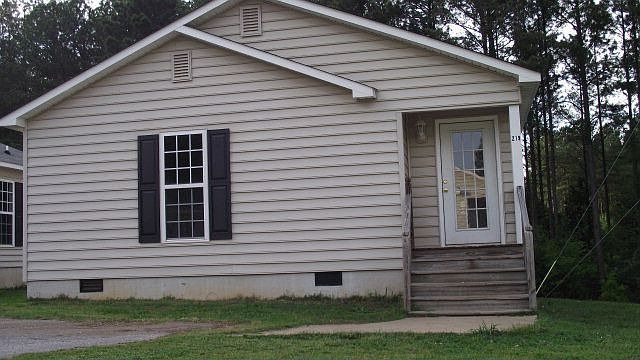 1st image of 213 Lake St