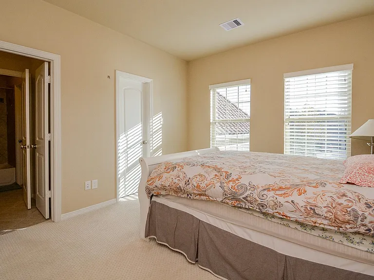 6302 Kennedy Hills Ct — Photo 10