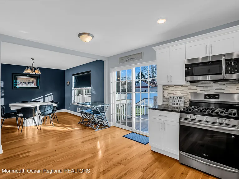 132 Chelton Ave — Photo 11