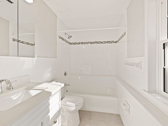 3rd image of 2 Bedford Rd #12